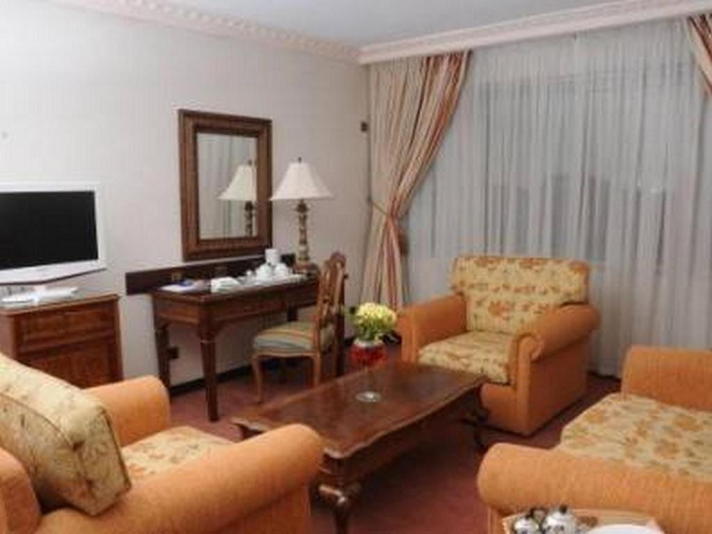 Rachael Hotel 포트하커트 외부 사진